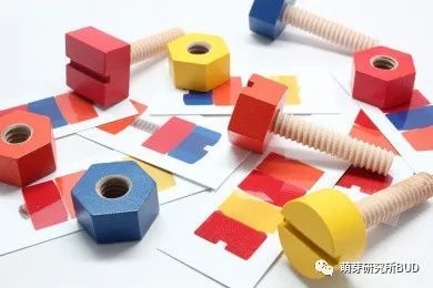 蒙台梭利在家早教，教具DIY与活动设计全攻略